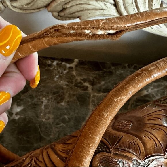 Vintage 1950s hand tooled brown leather purse. - Picture 5 of 5